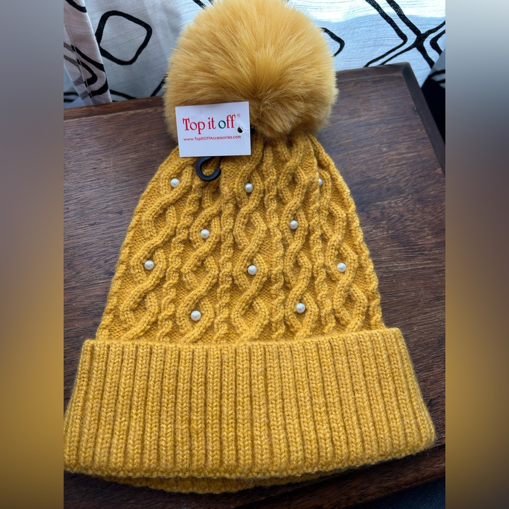 Top it Off lumi Beanie Hat